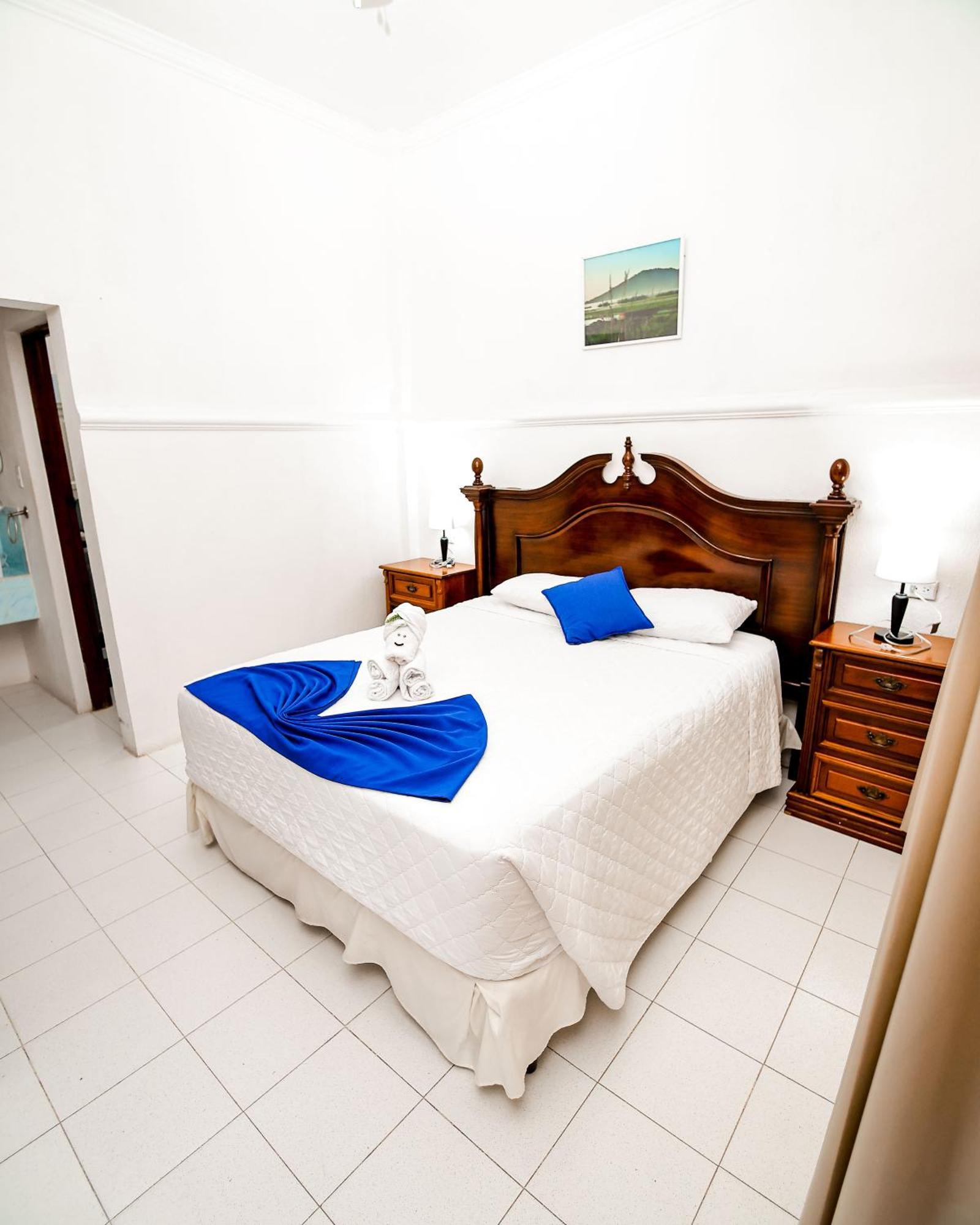 Hotel Villa Del Lago Flores Extérieur photo