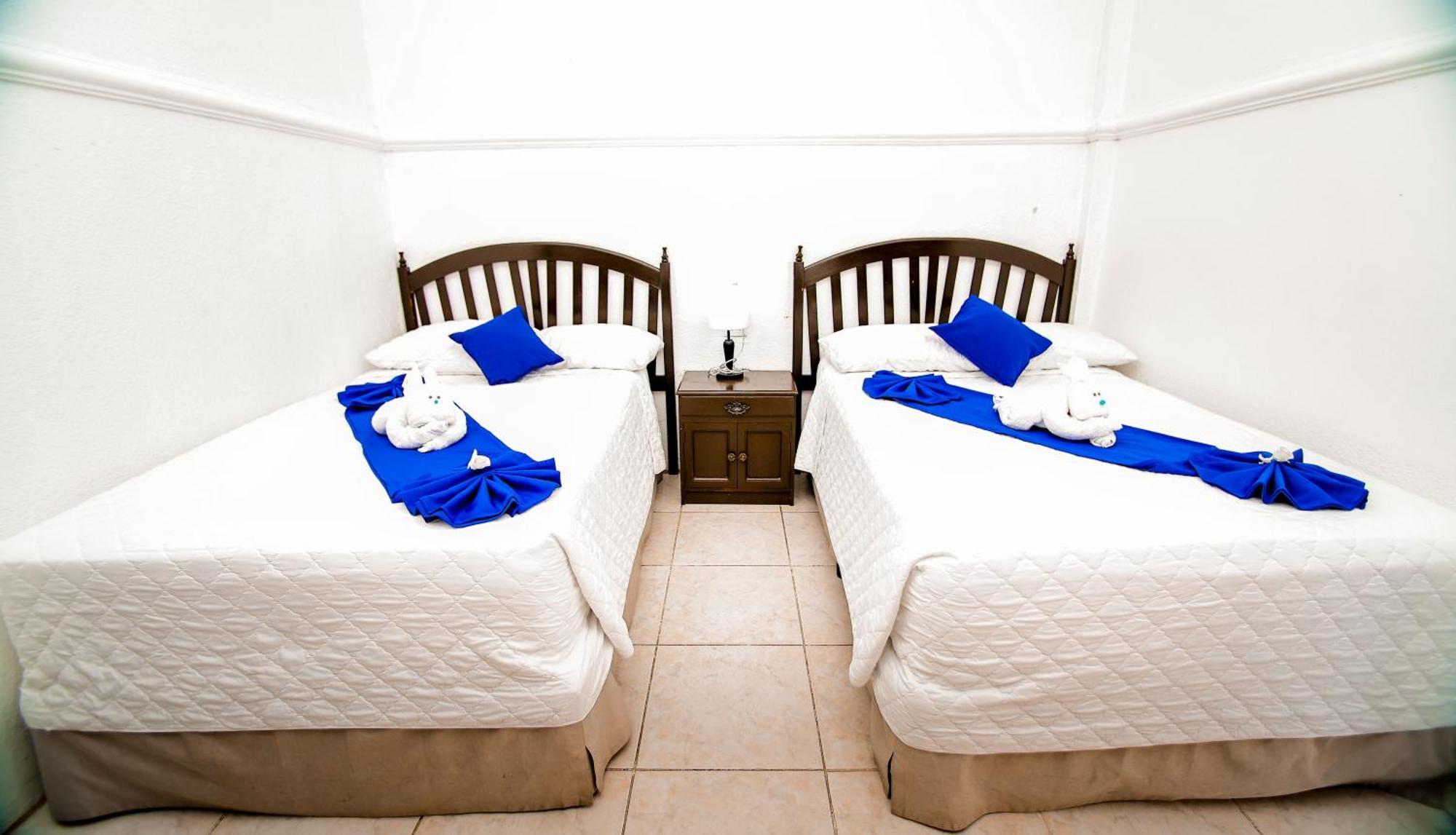 Hotel Villa Del Lago Flores Extérieur photo