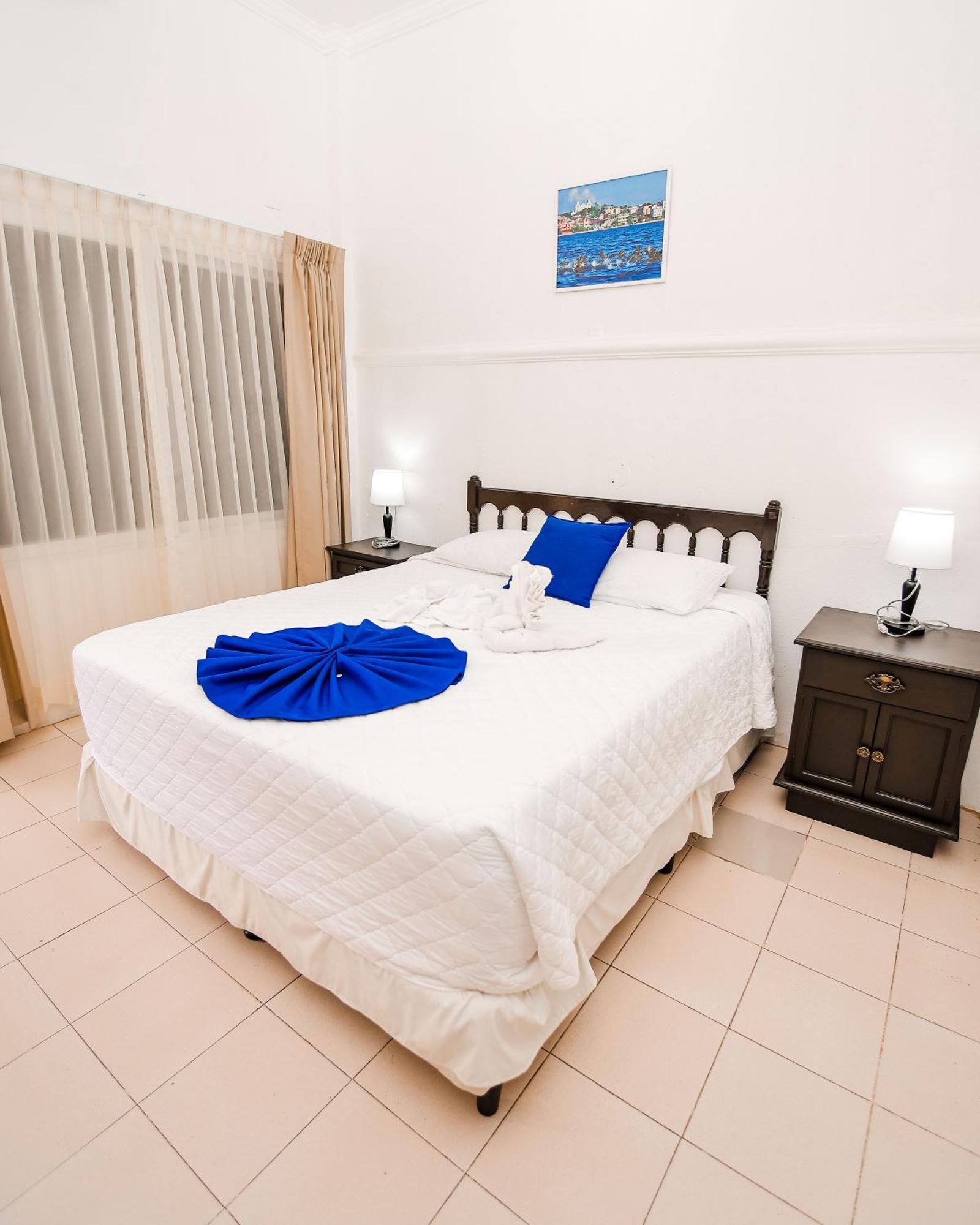 Hotel Villa Del Lago Flores Extérieur photo