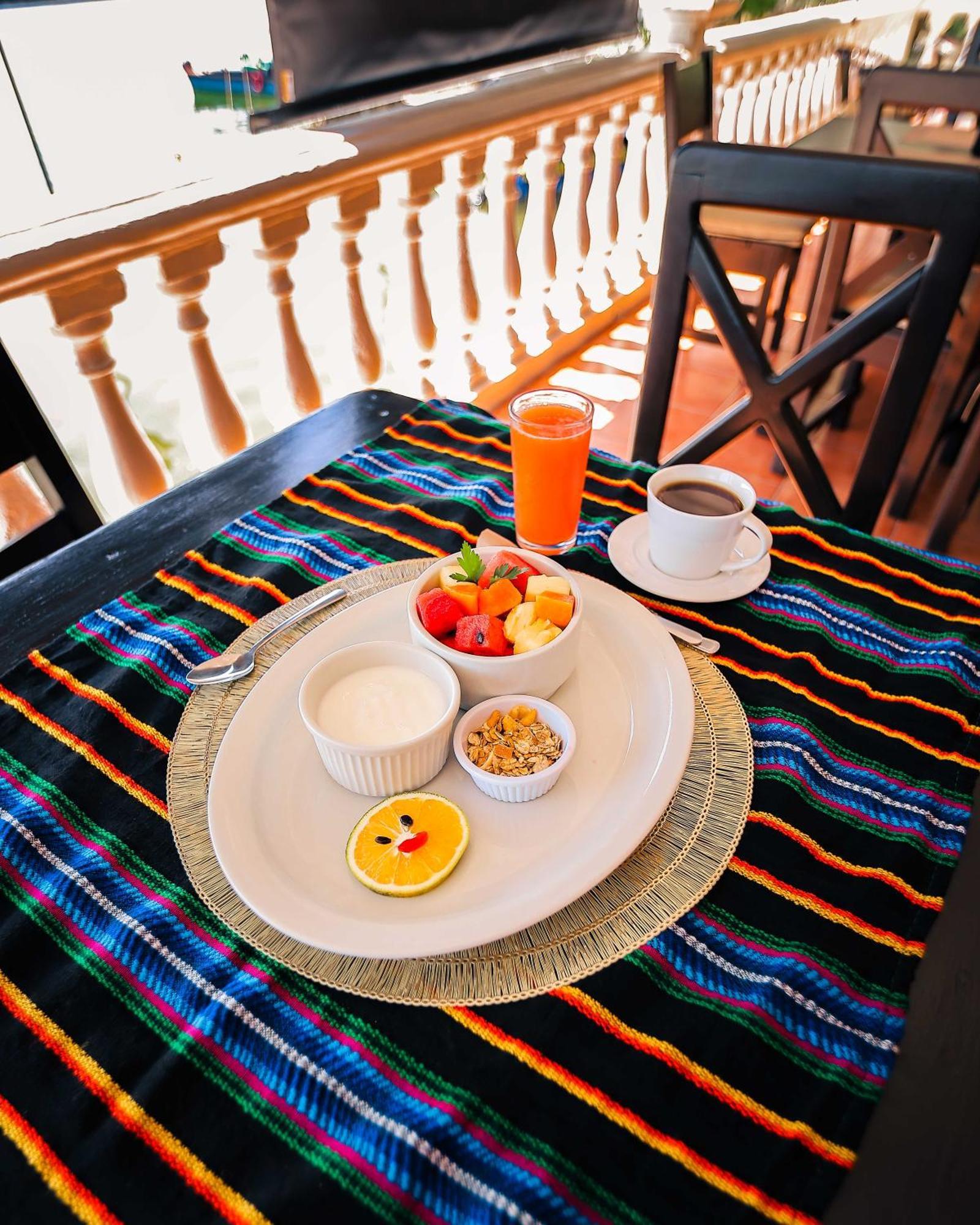 Hotel Villa Del Lago Flores Extérieur photo