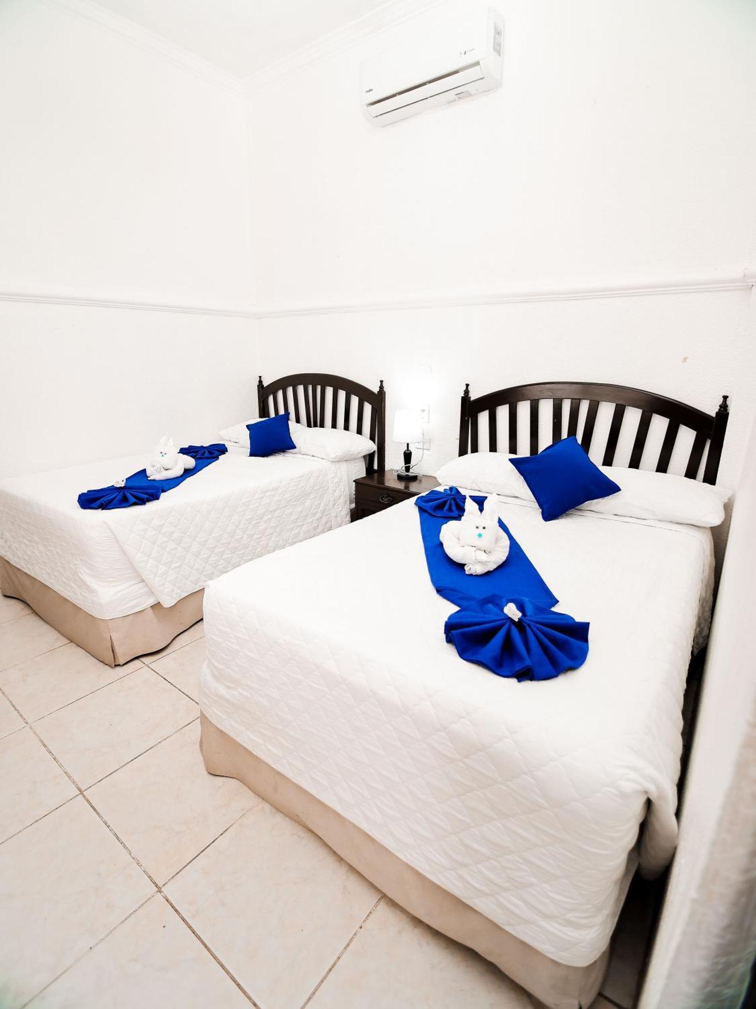 Hotel Villa Del Lago Flores Extérieur photo